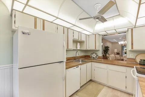 $224,500 | 5178 Privet Place, Unit D, Delray Beach, FL 33484