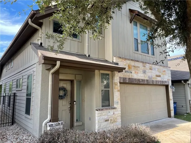 $2,600 | 2001 Faro Drive, Unit 9, Austin, TX 78741