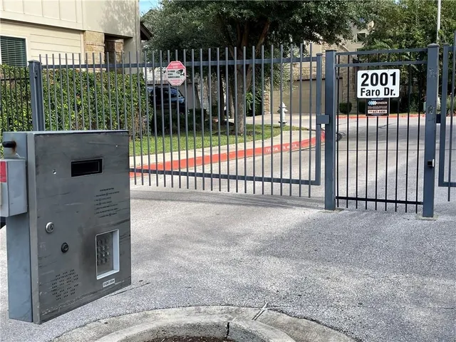 a view of a entrance to building