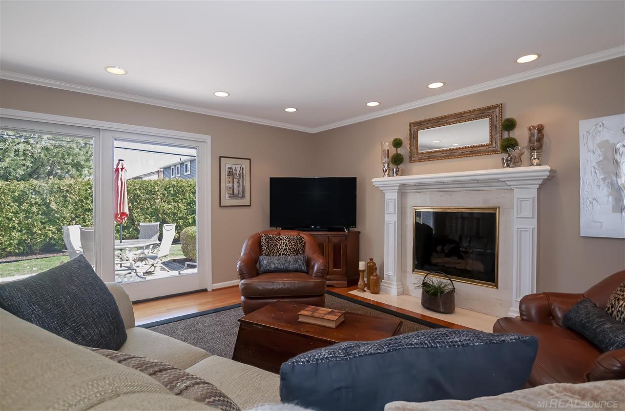 692 Canterbury Road Grosse Pointe Woods, MI 48236 - Photo 22 of 65