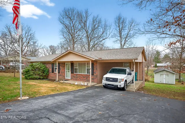 $299,900 | 30 Oak Street, Crossville, TN 38555
