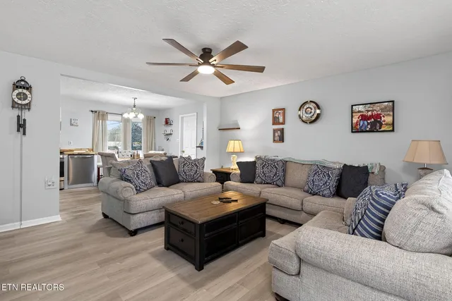 $299,900 | 30 Oak Street, Crossville, TN 38555