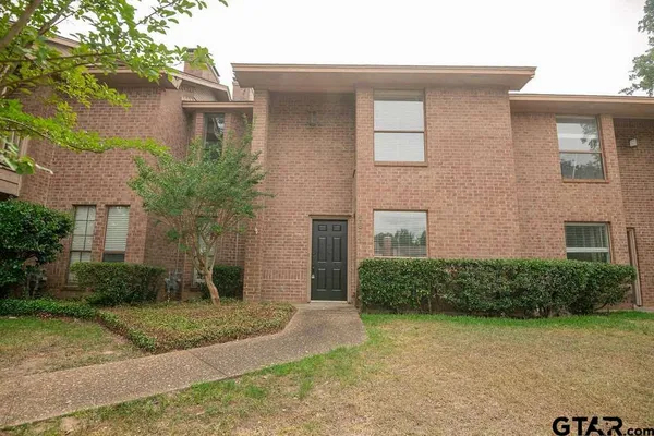 $1,600 | 5811 Hollytree Drive, Tyler, TX 75703