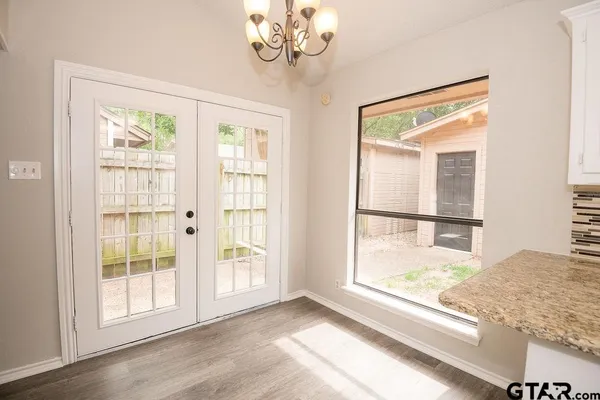 $1,600 | 5811 Hollytree Drive, Tyler, TX 75703