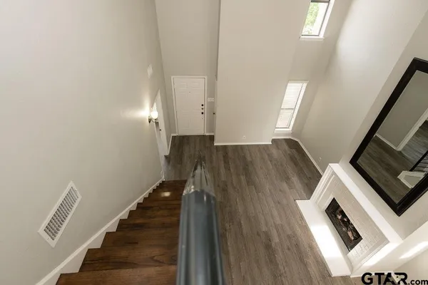 $1,600 | 5811 Hollytree Drive, Tyler, TX 75703