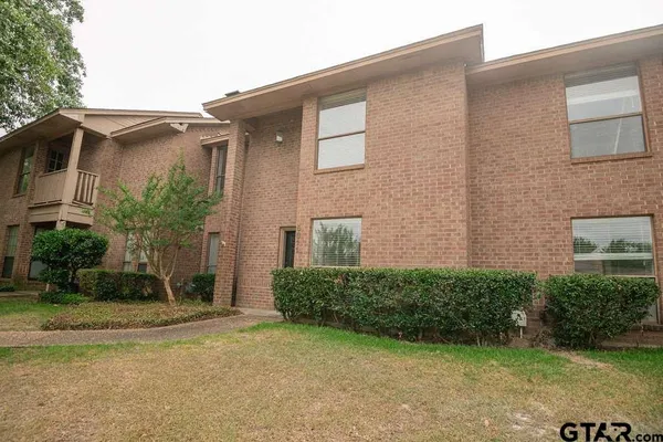 $1,600 | 5811 Hollytree Drive, Tyler, TX 75703