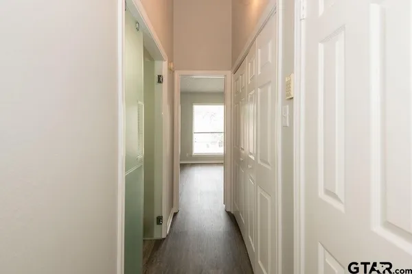 $1,600 | 5811 Hollytree Drive, Tyler, TX 75703