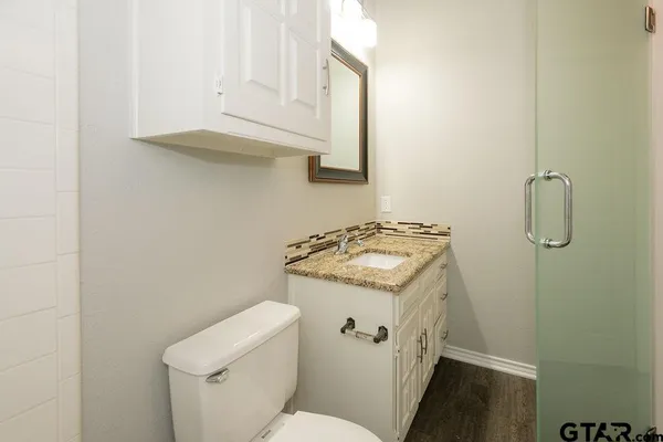 $1,600 | 5811 Hollytree Drive, Tyler, TX 75703