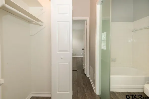 $1,600 | 5811 Hollytree Drive, Tyler, TX 75703