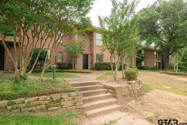 $1,600 | 5811 Hollytree Drive, Tyler, TX 75703