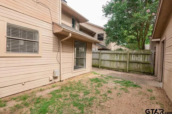 $1,600 | 5811 Hollytree Drive, Tyler, TX 75703