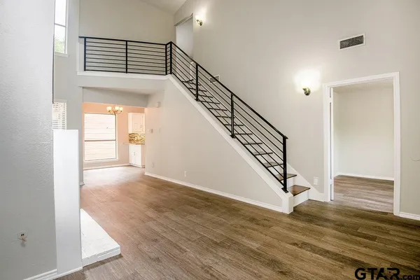 $1,600 | 5811 Hollytree Drive, Tyler, TX 75703