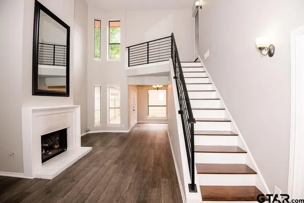 $1,600 | 5811 Hollytree Drive, Tyler, TX 75703