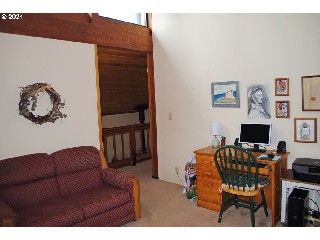 918 Peco Road Grants Pass, OR 97526 - Photo 19 of 25 Gallery Image 19