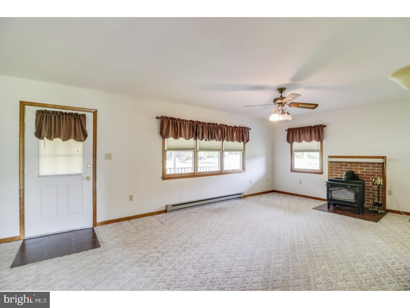 1790 Fords Corner Road Hartly, DE 19953 - Photo 5 of 21 Family Room