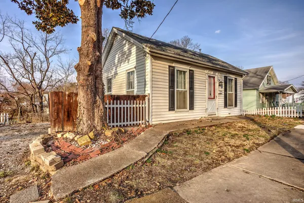 $99,900 | 8 Gray Street, Newburgh, IN 47630