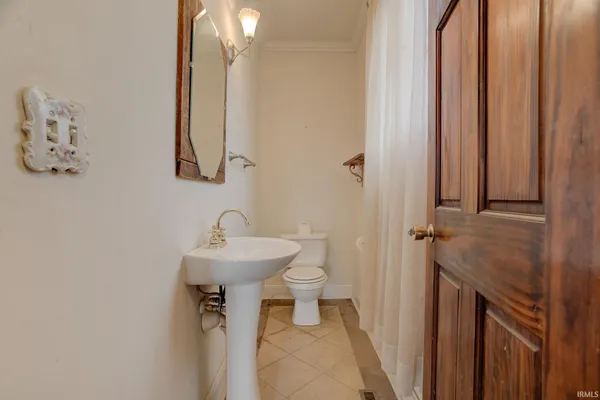 $99,900 | 8 Gray Street, Newburgh, IN 47630