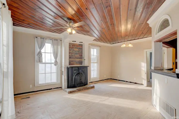 $99,900 | 8 Gray Street, Newburgh, IN 47630