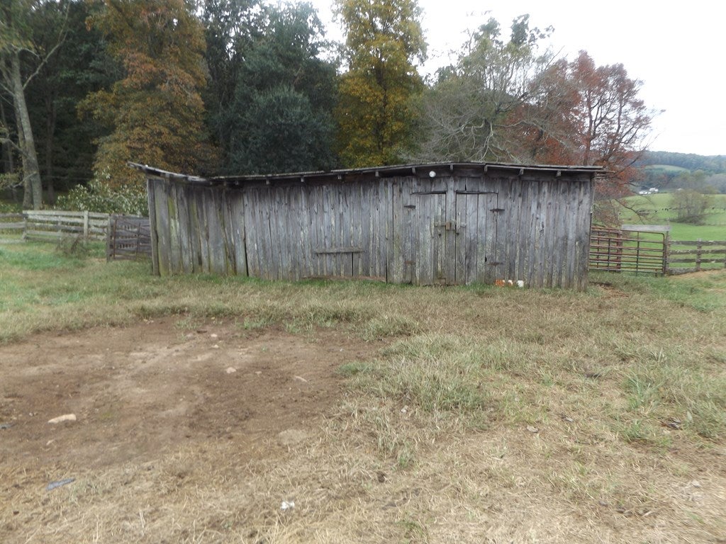 994 Kinzer Road Hillsville, VA 24343 - Photo 38 of 48 Gallery Image 38