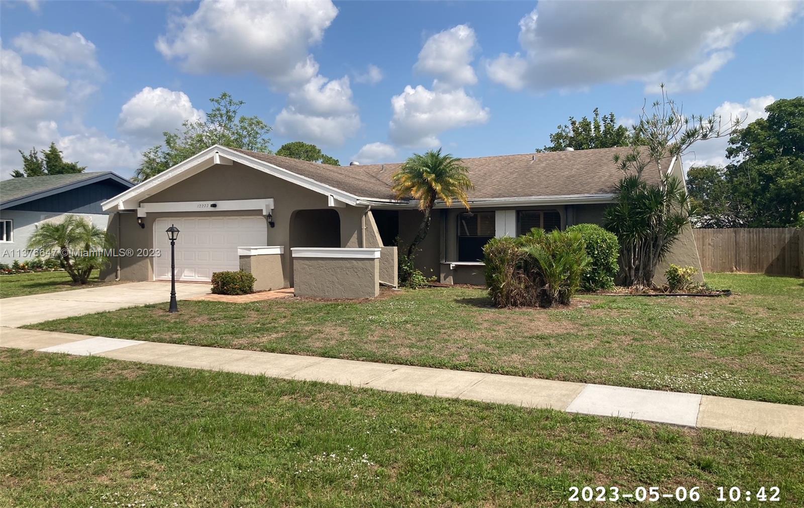 12277 Old Country Road South Wellington, FL 33414 - Photo 2 of 14 Gallery Image 2