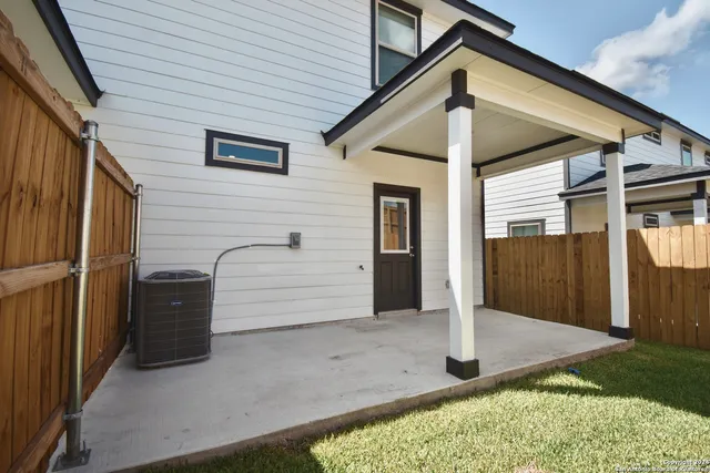 a view of a partially built entryway