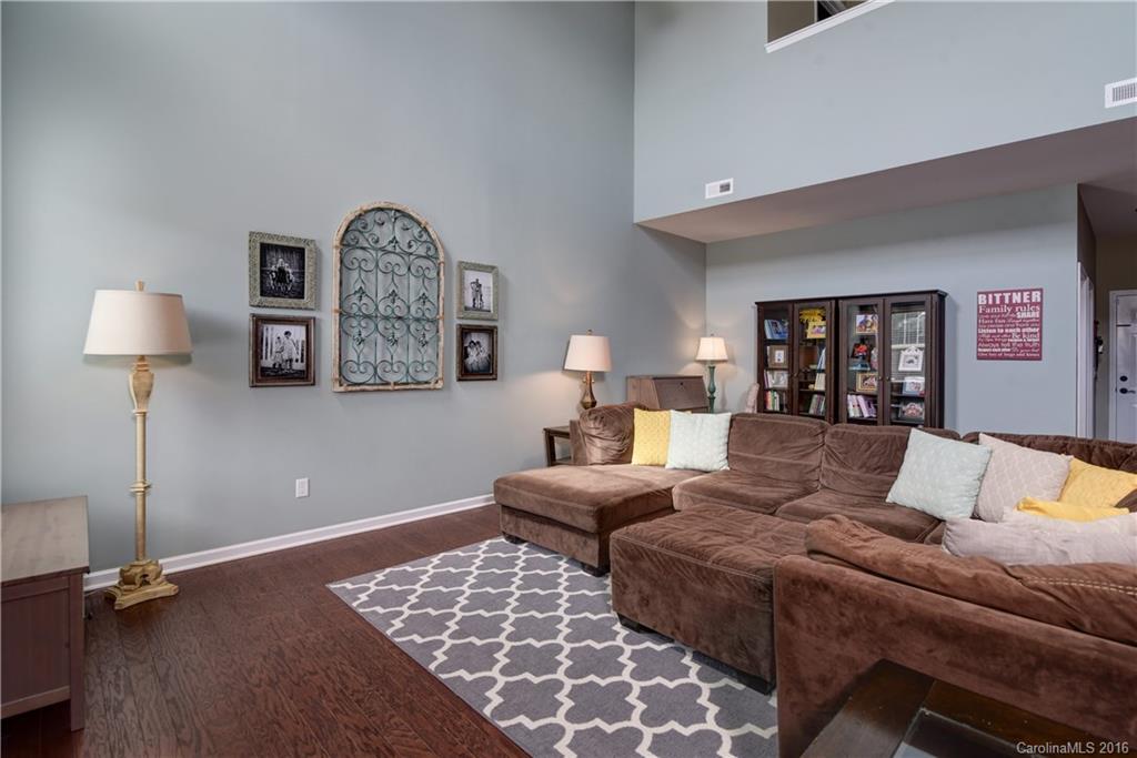 85 Roanoke Road Fletcher, NC 28732 - Photo 5 of 24 a living room with furniture