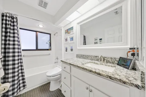 $495,000 | 703 Sea Oats Drive, Unit A5, Juno Beach, FL 33408