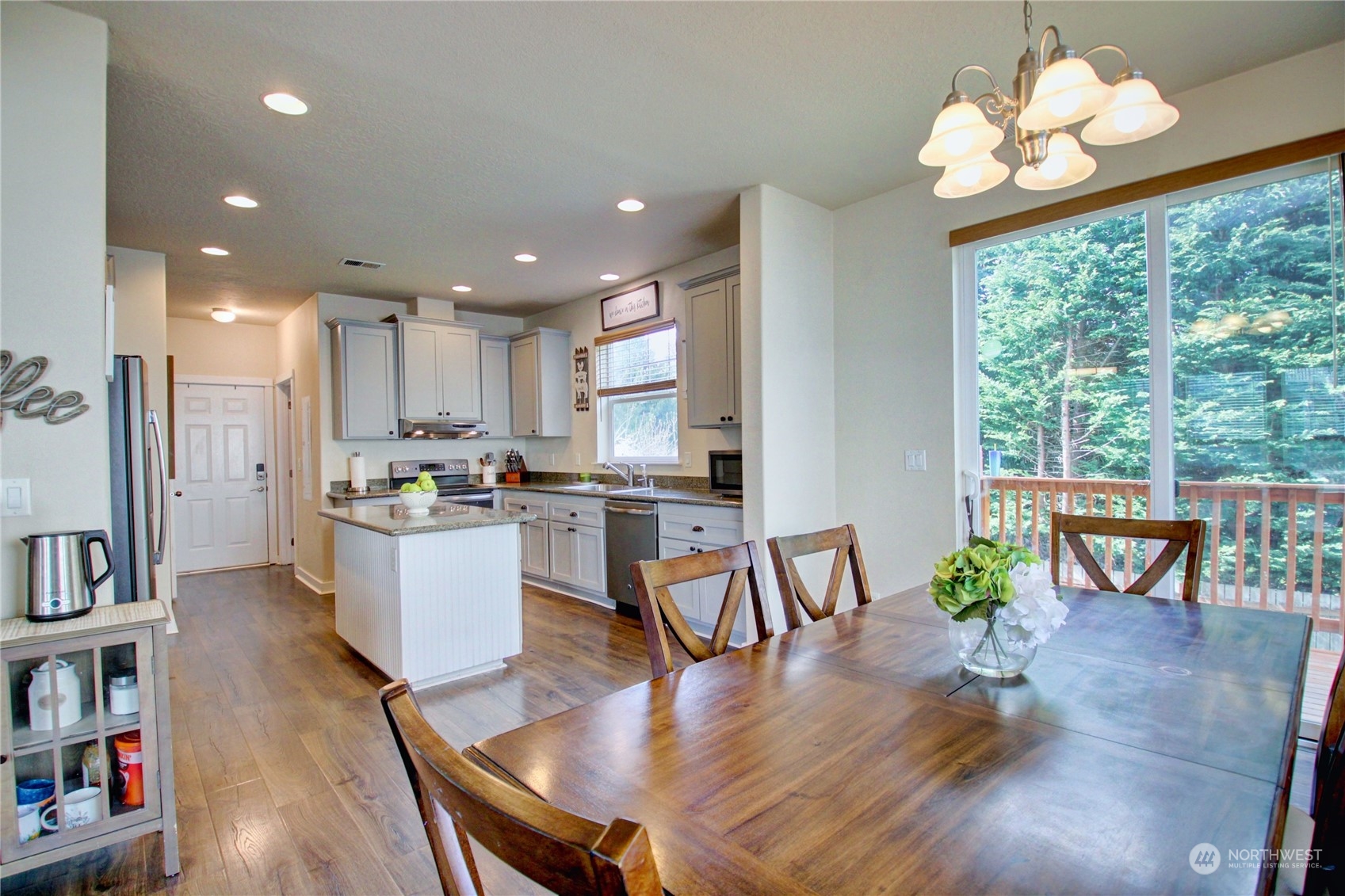 2402 Francis Road Mount Vernon, WA 98273 - Photo 5 of 40 Gallery Image 5