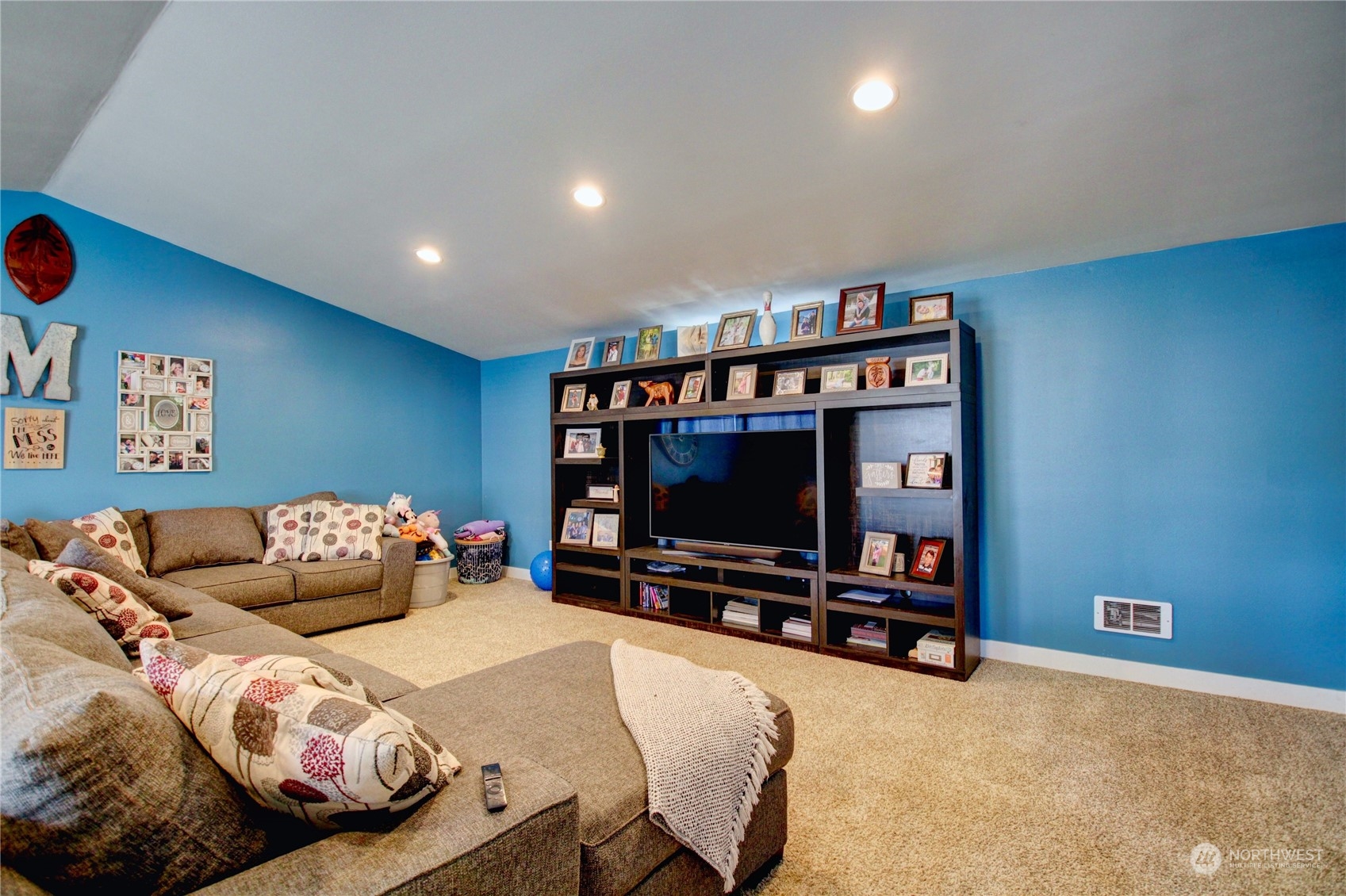 2402 Francis Road Mount Vernon, WA 98273 - Photo 7 of 40 Gallery Image 7