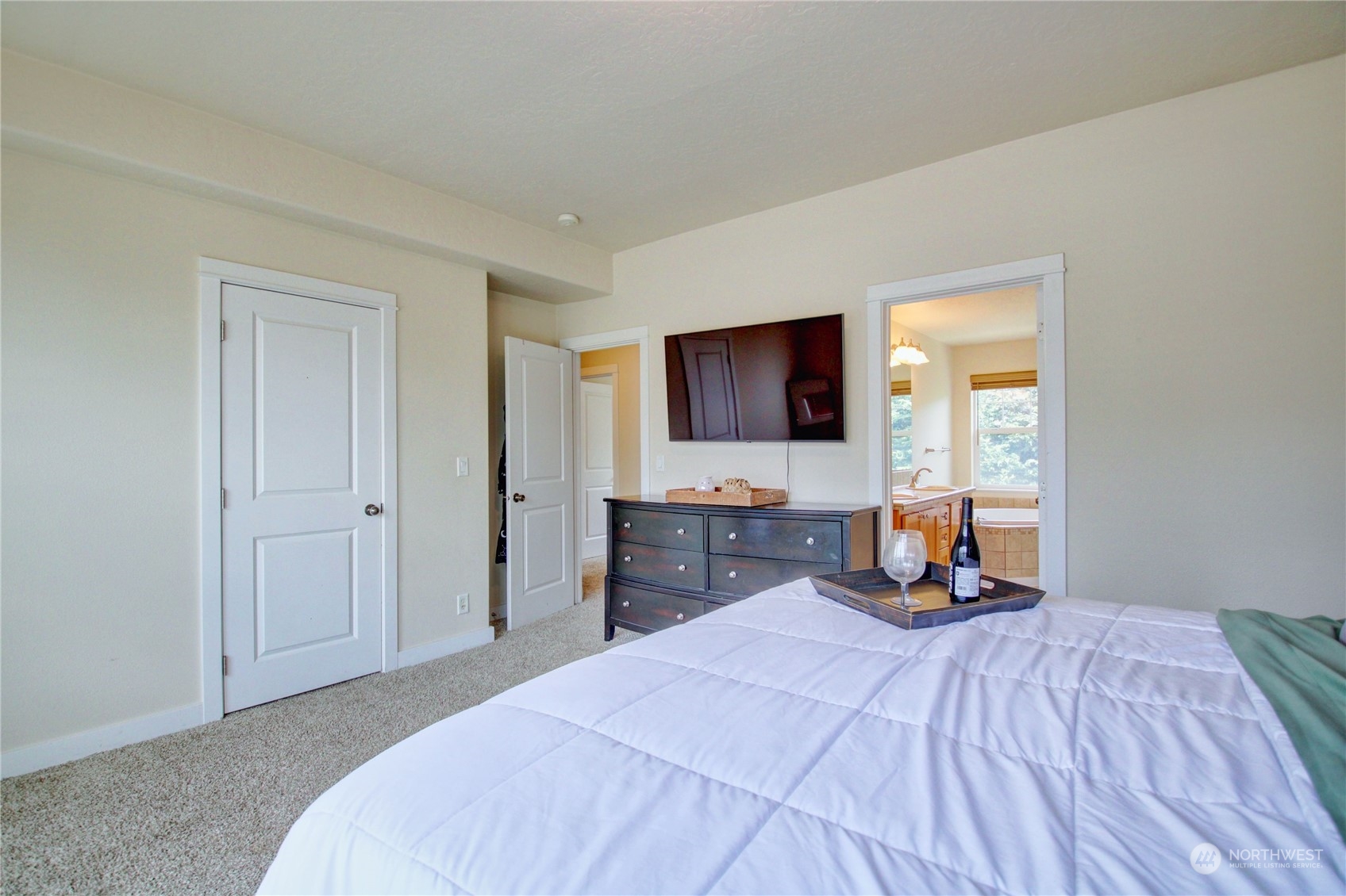 2402 Francis Road Mount Vernon, WA 98273 - Photo 8 of 40 Gallery Image 8