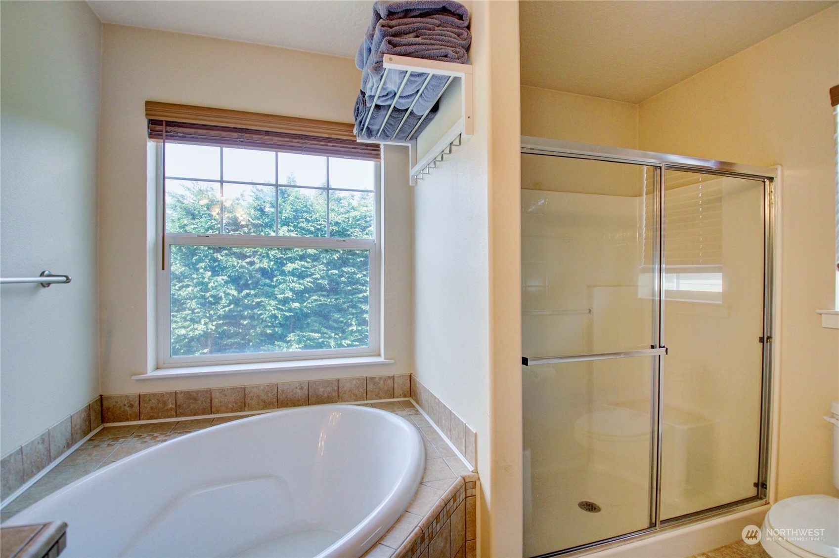 2402 Francis Road Mount Vernon, WA 98273 - Photo 9 of 40 Gallery Image 9