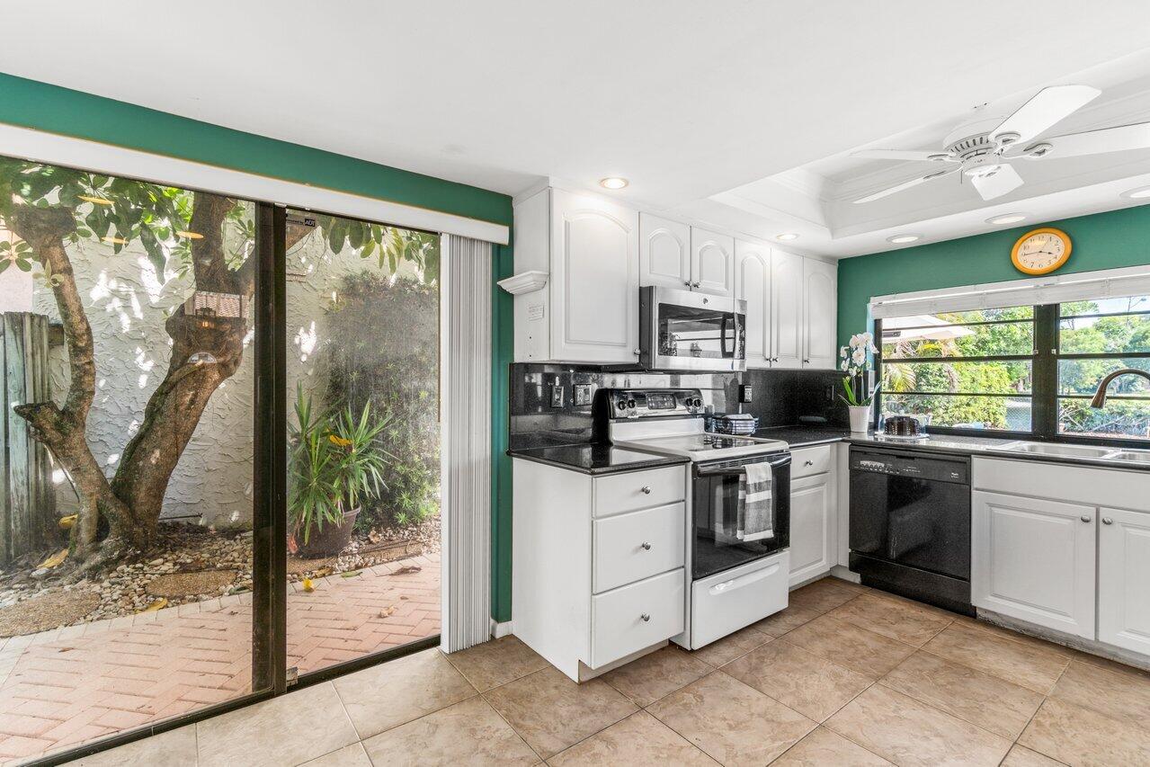 6458 Sweet Maple Lane Boca Raton, FL 33433 - Photo 10 of 32 009-6458SweetMapleLane-BocaRaton-FL-3343