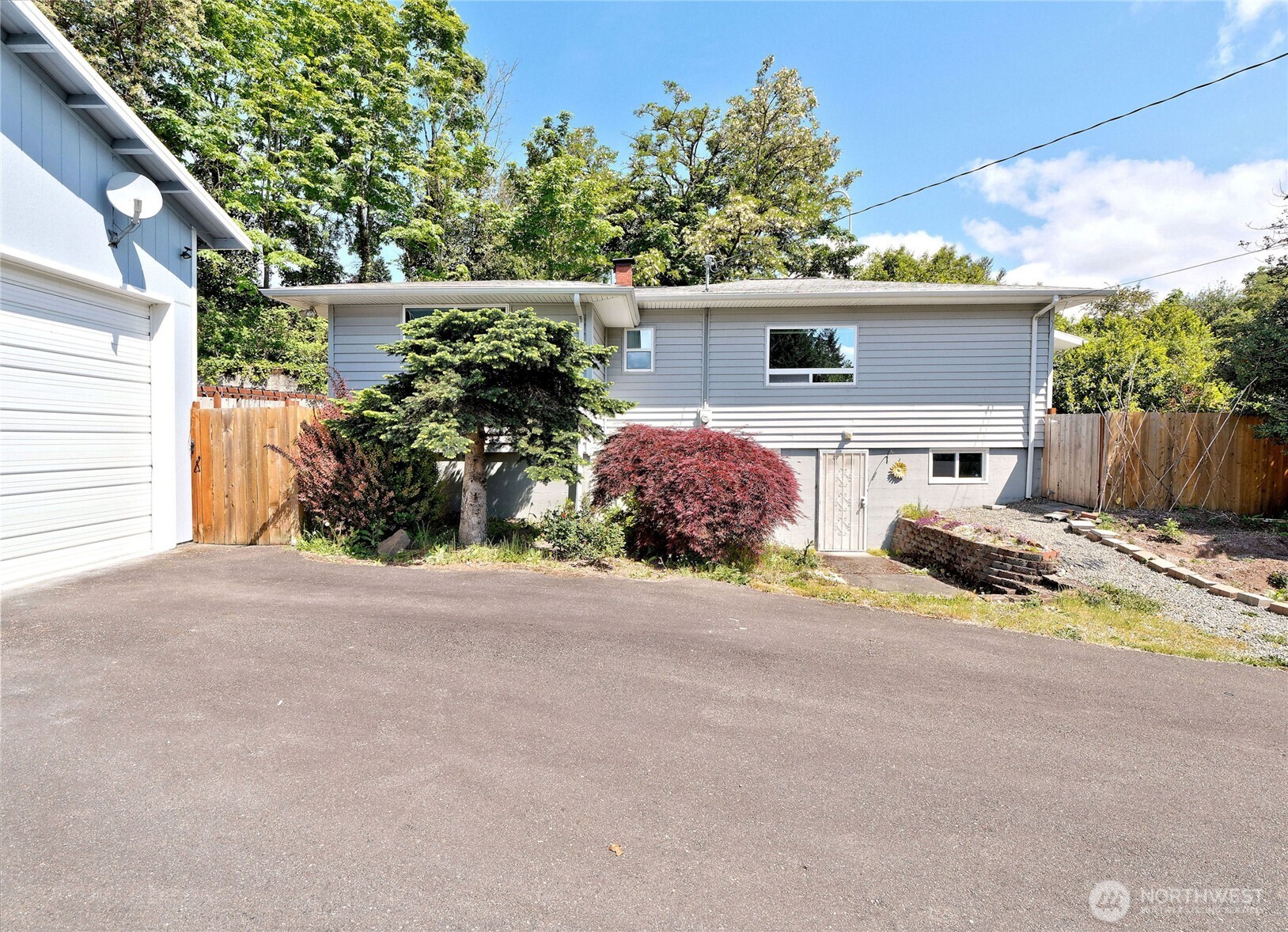 423 Lind Avenue Southwest Renton, WA 98057 - Photo 21 of 33
