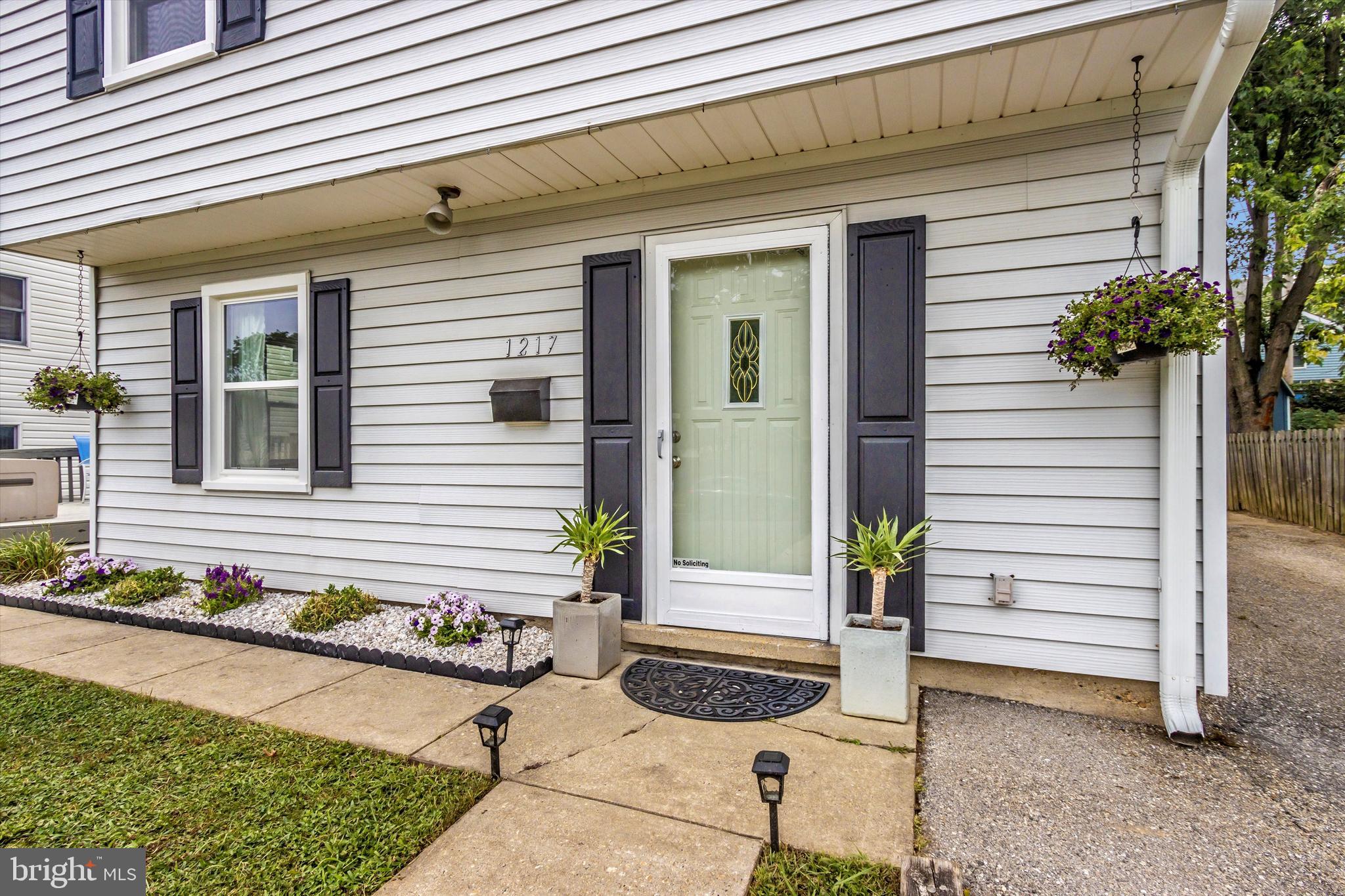 1217 Seven Oaks Road Halethorpe, MD 21227 - Photo 3 of 28