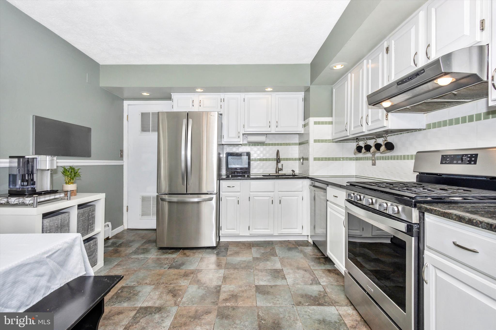 1217 Seven Oaks Road Halethorpe, MD 21227 - Photo 5 of 28