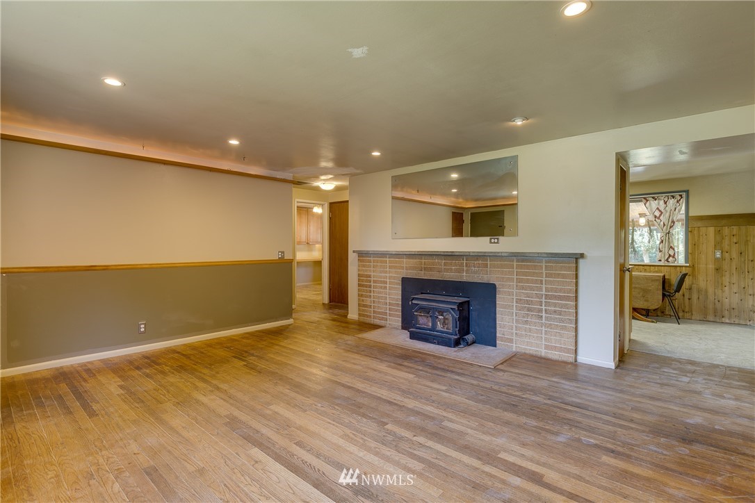 6922 Lower Ridge Road Everett, WA 98203 - Photo 3 of 16