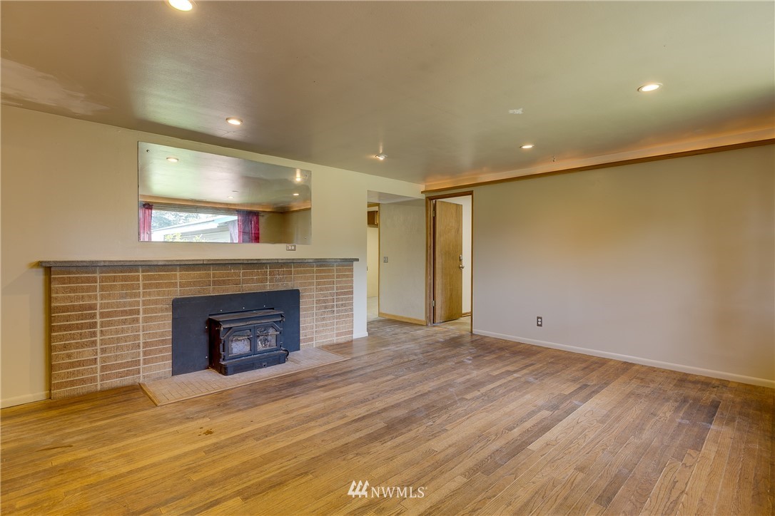 6922 Lower Ridge Road Everett, WA 98203 - Photo 8 of 16