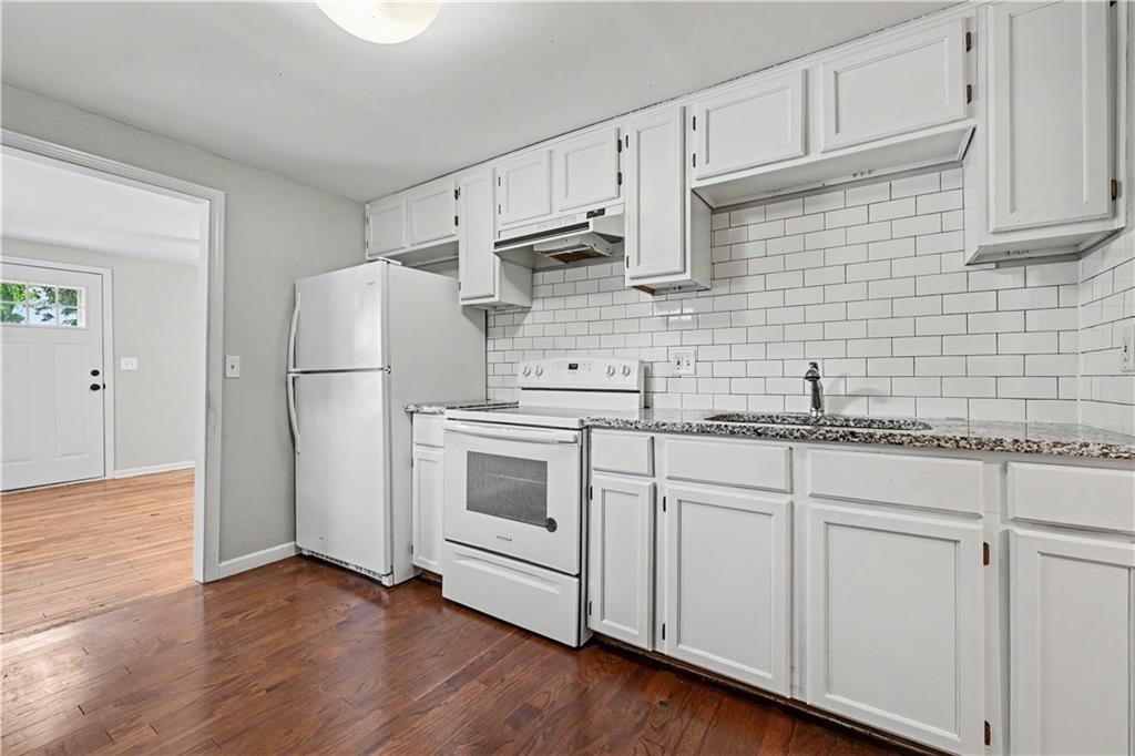 1418 Maple Lane Lawrence, KS 66044 - Photo 10 of 21