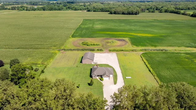 $589,999 | 22954 McGuire Road, Wilmington, IL 60481