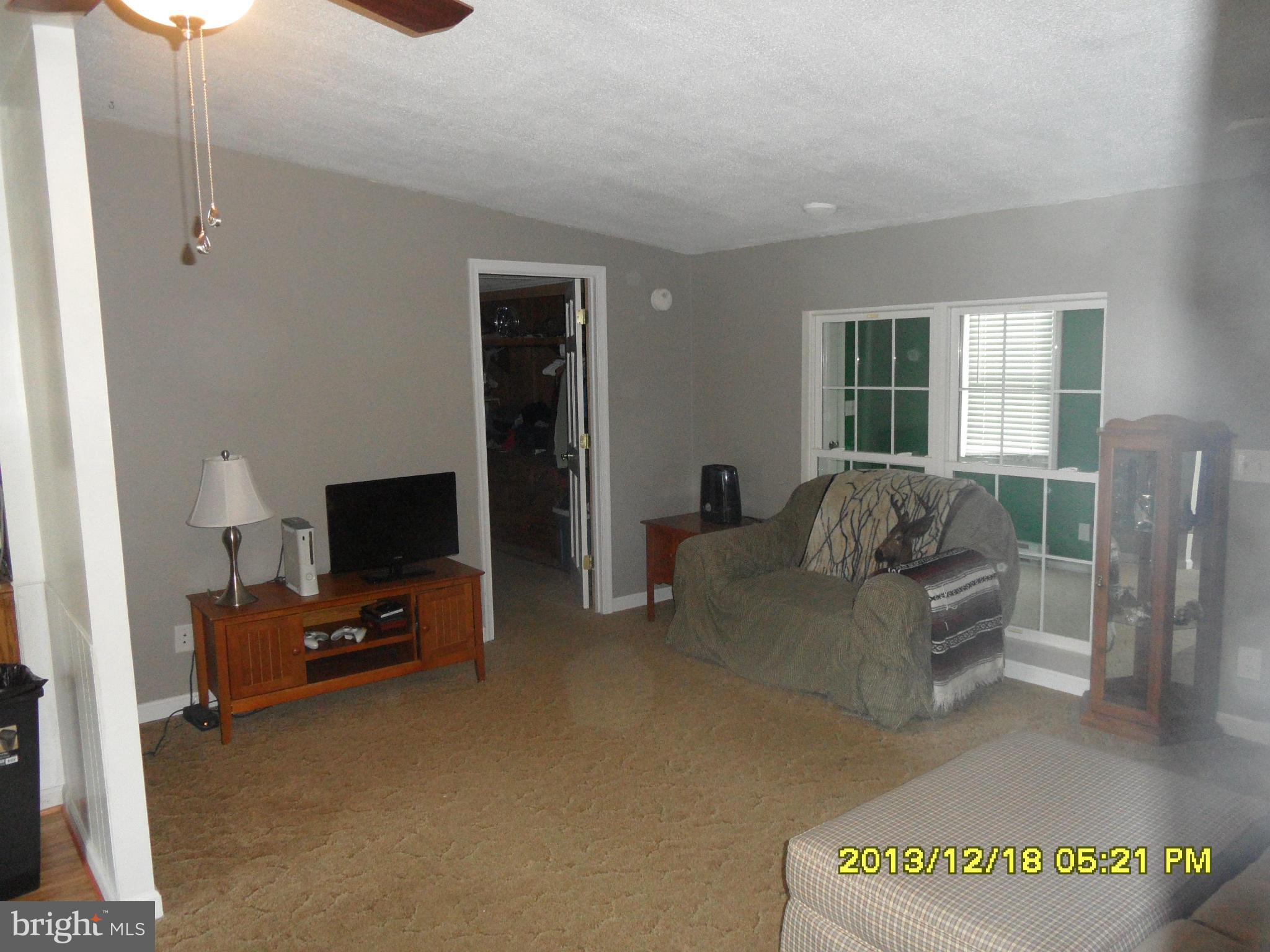 16312 Shinham Road Hagerstown, MD 21740 - Photo 10 of 17 Family Room