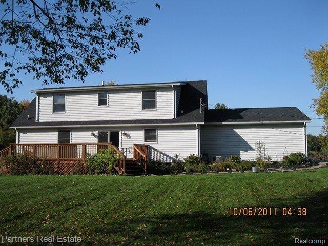 5701 King Road Howell, MI 48843 - Photo 20 of 20 Rear View