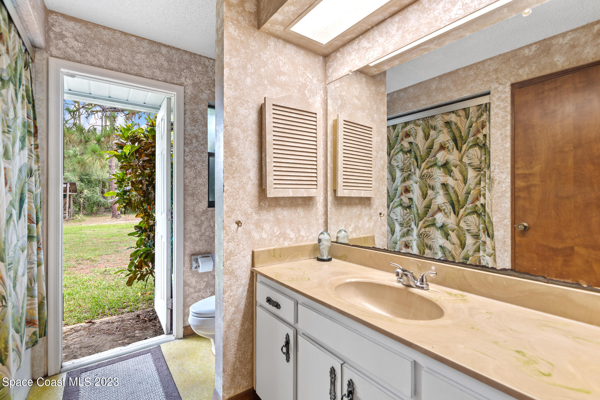 3836 Hield Road Northwest Palm Bay, FL 32907 - Photo 28 of 55 Guest Bathroom