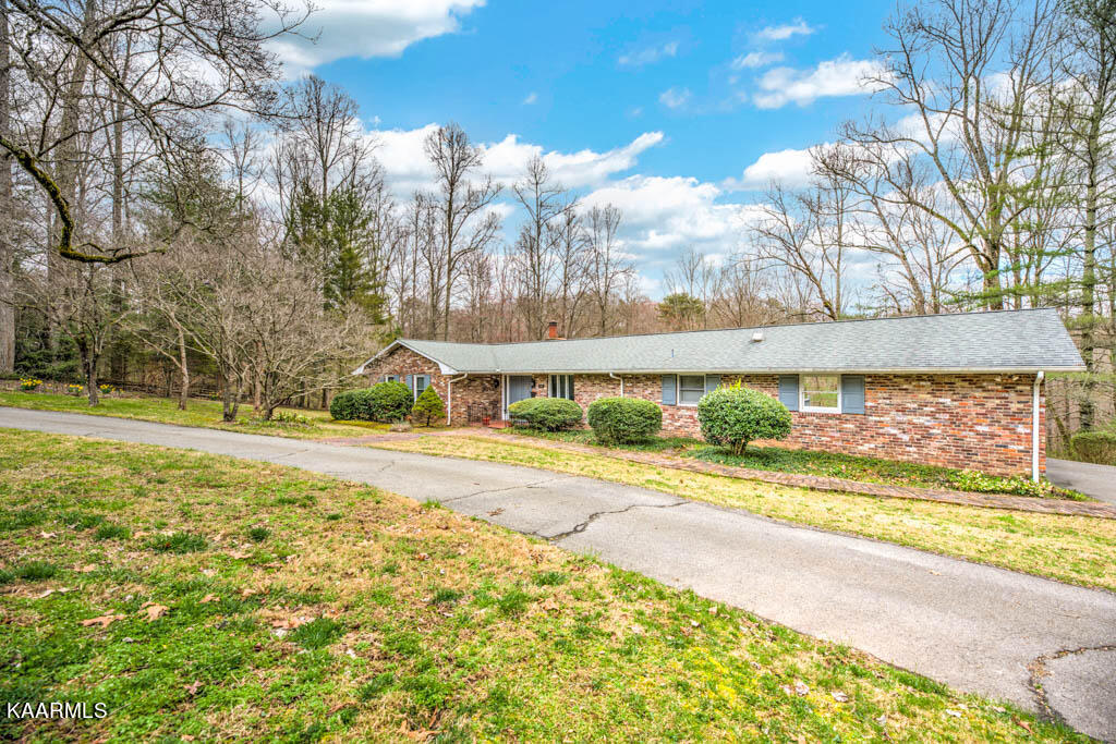 130 Reservoir Road Norris, TN 37828 - Photo 2 of 38 220309Rsvr130.6-7
