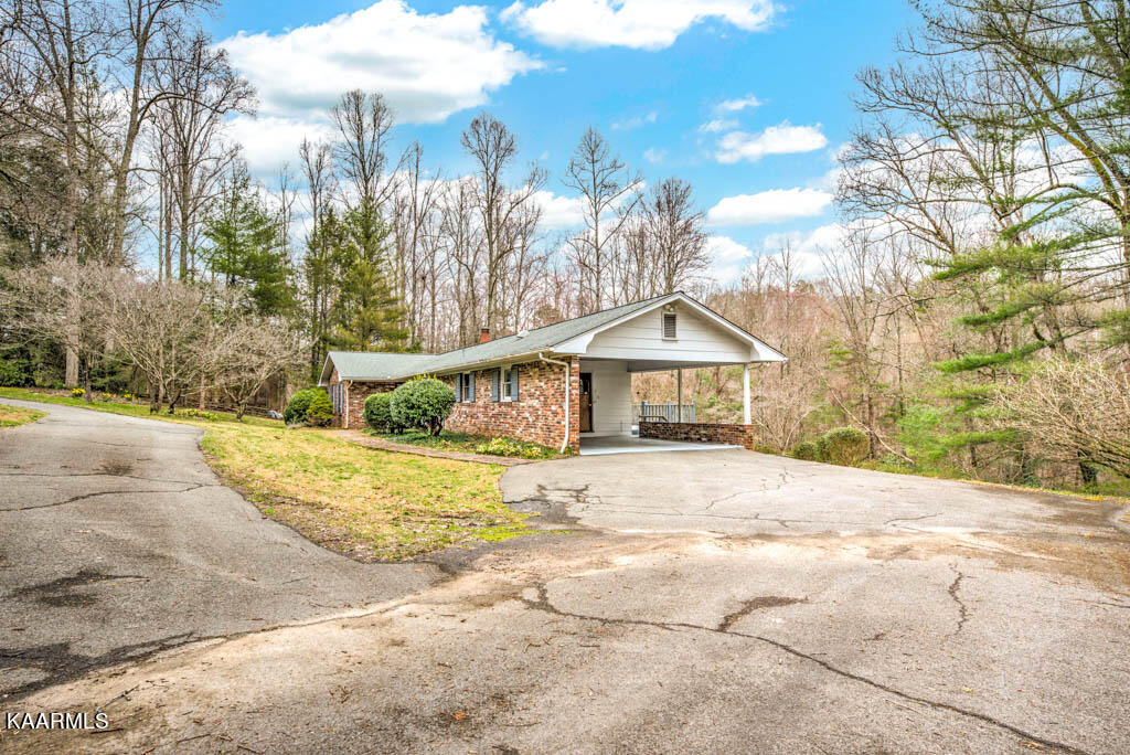 130 Reservoir Road Norris, TN 37828 - Photo 3 of 38 220309Rsvr130.11