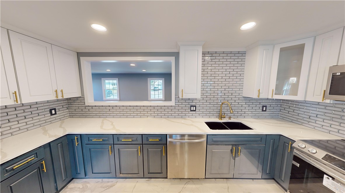 77 King Philip Road Pawtucket, RI 02861 - Photo 8 of 49 Gallery Image 8