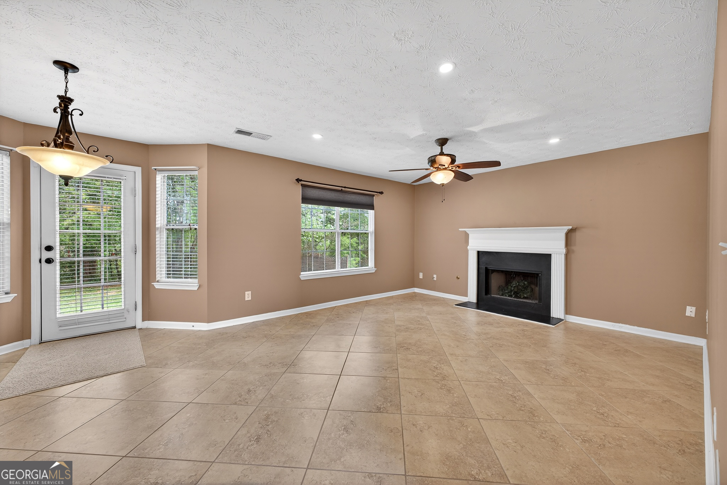 1380 Pebble Beach Lane Hampton, GA 30228 - Photo 7 of 37