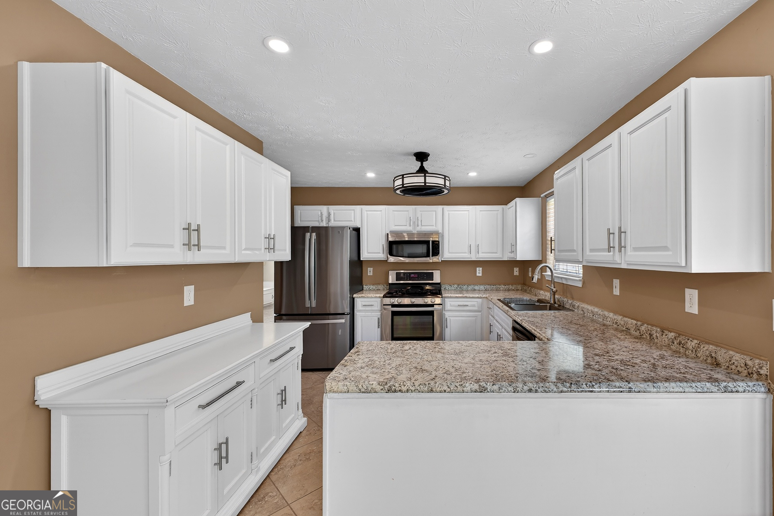 1380 Pebble Beach Lane Hampton, GA 30228 - Photo 9 of 37