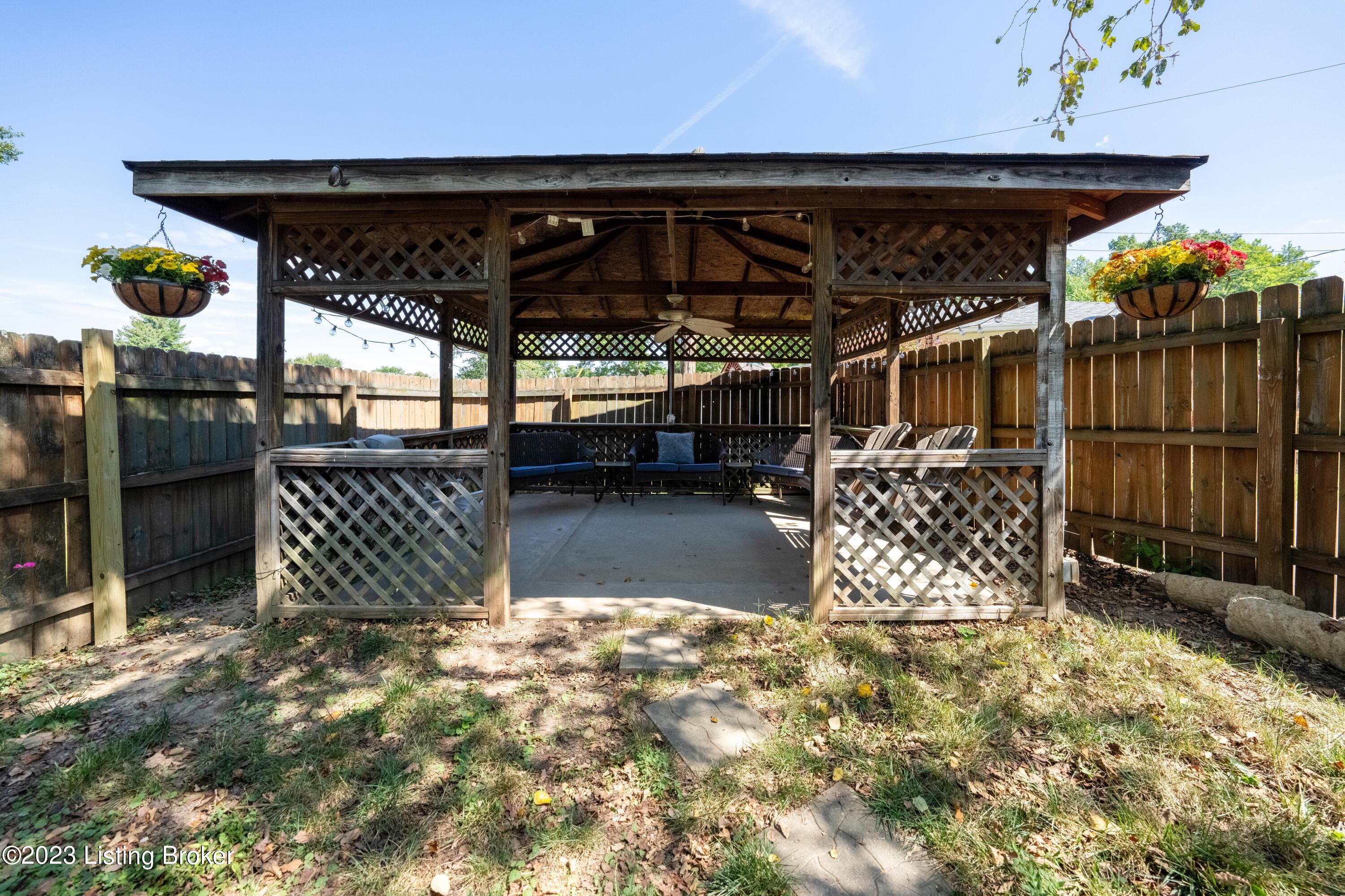 6337 Hunters Grove Road Louisville, KY 40216 - Photo 25 of 32 6337 Hunters Grove Road-25