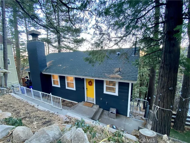 $2,500 | 23870 Lakeview Drive, Crestline, CA 92325