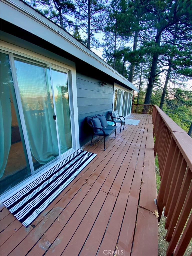 23870 Lakeview Drive Crestline, CA 92325 - Photo 4 of 20 Big Deck